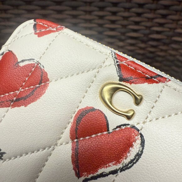 coach Essential Small Zip Around Card Case With Quilting And Heart Print cbr71 - Picture 4 of 7